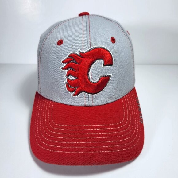 Calgary Flames Cap Hat Cap Med / Large Zephyr NHL Stretch Fit Hockey Grey & Red - Picture 1 of 11